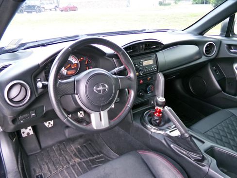 Used 2013 Scion FR-S RWD image 6