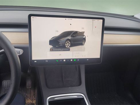 Used 2024 Tesla Model Y Long Range image 9