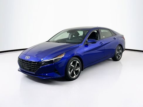 Used 2023 Hyundai Elantra SEL w/ Convenience Package image 1