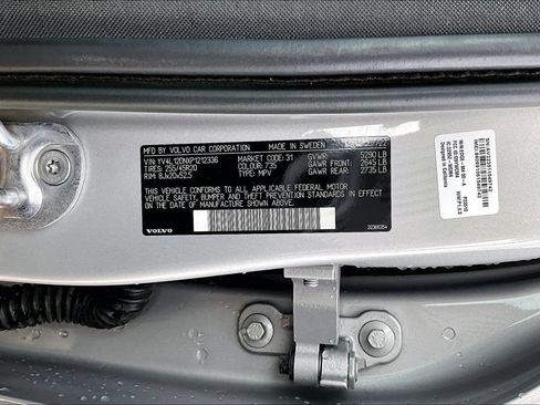 Used 2023 Volvo XC60 B5 Plus w/ Protection Package Premier FWD image 29