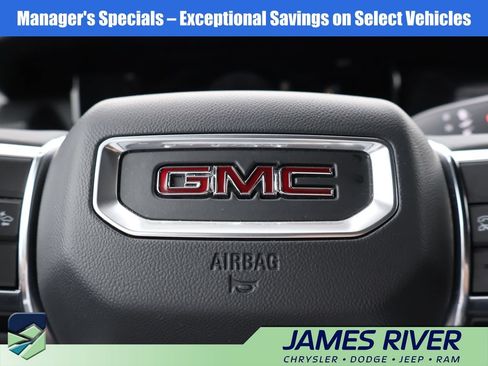 Used 2026 GMC Acadia Elevation w/ Elevation Premium Package AWD/4WD image 28