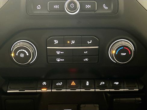 Used 2022 Chevrolet Silverado 1500 Custom image 11