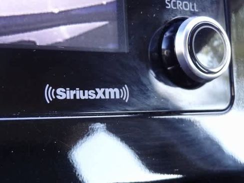 Used 2024 Toyota Camry SE image 28