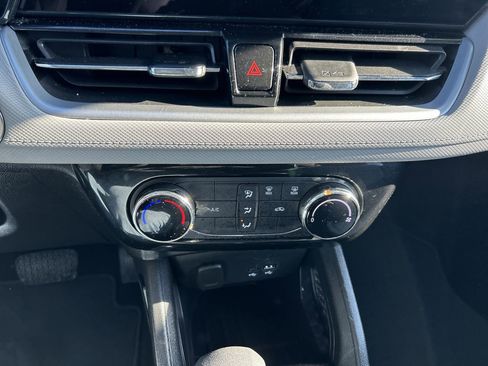 Used 2024 Chevrolet TrailBlazer LT image 27