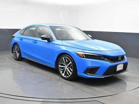 Used 2024 Honda Civic Sport Touring image 2