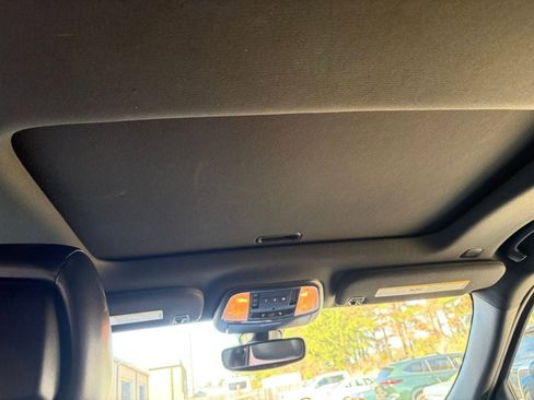 Used 2017 Jeep Grand Cherokee Limited image 34