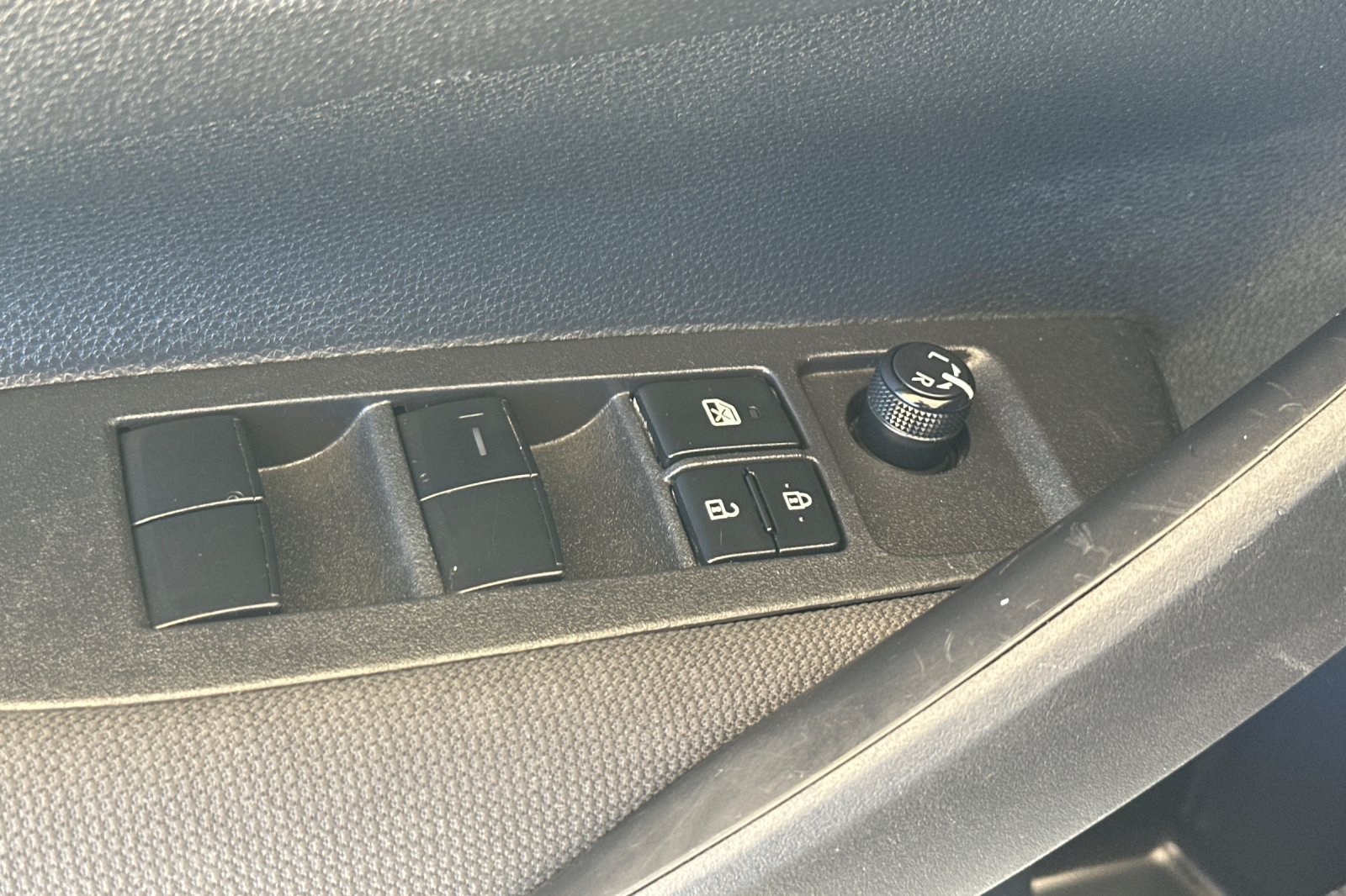 Used 2024 Toyota Corolla LE FWD image 12