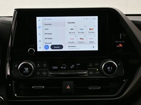 Certified 2023 Toyota Highlander XLE image 25