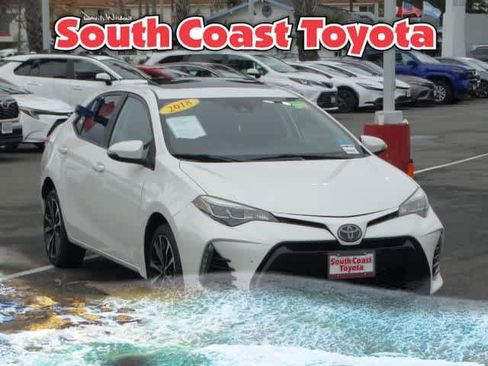 Used 2018 Toyota Corolla XSE image 2