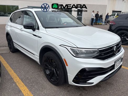 Used 2024 Volkswagen Tiguan SE R-Line AWD/4WD image 2