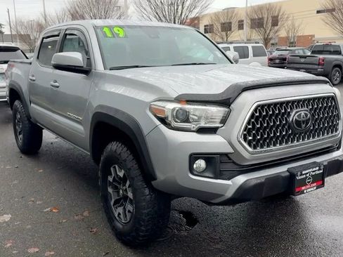 Used 2019 Toyota Tacoma TRD Off-Road image 5
