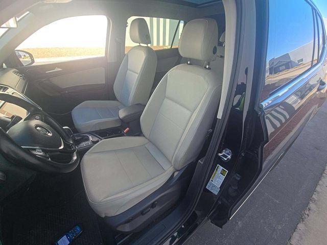 Used 2018 Volkswagen Tiguan SEL AWD/4WD image 5