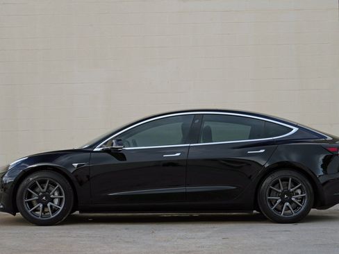 Used 2020 Tesla Model 3 Standard Range Plus RWD image 9