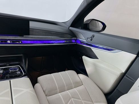 Used 2024 BMW 760i xDrive 760i xDrive image 31