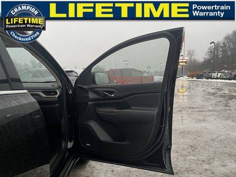 Used 2023 GMC Acadia Denali image 29