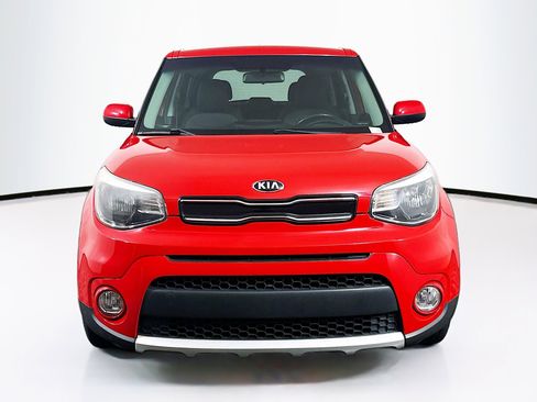 Used 2018 Kia Soul + image 2