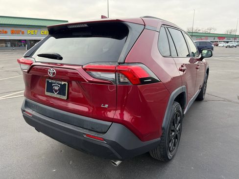 Used 2019 Toyota RAV4 LE image 7