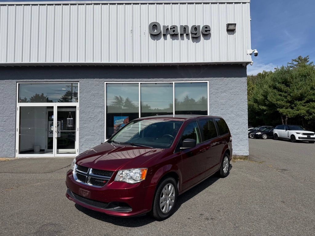 Used 2018 Dodge Grand Caravan SE FWD image 2