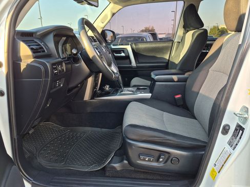 Used 2022 Toyota 4Runner SR5 AWD/4WD image 16