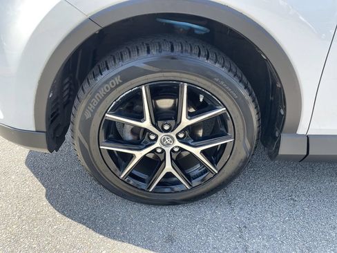 Used 2016 Toyota RAV4 SE AWD/4WD image 9