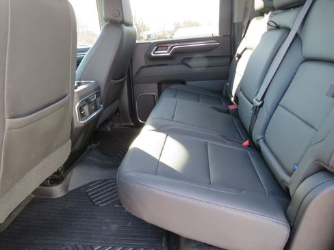 Used 2024 Chevrolet Silverado 2500 LTZ w/ LTZ Convenience Package image 11