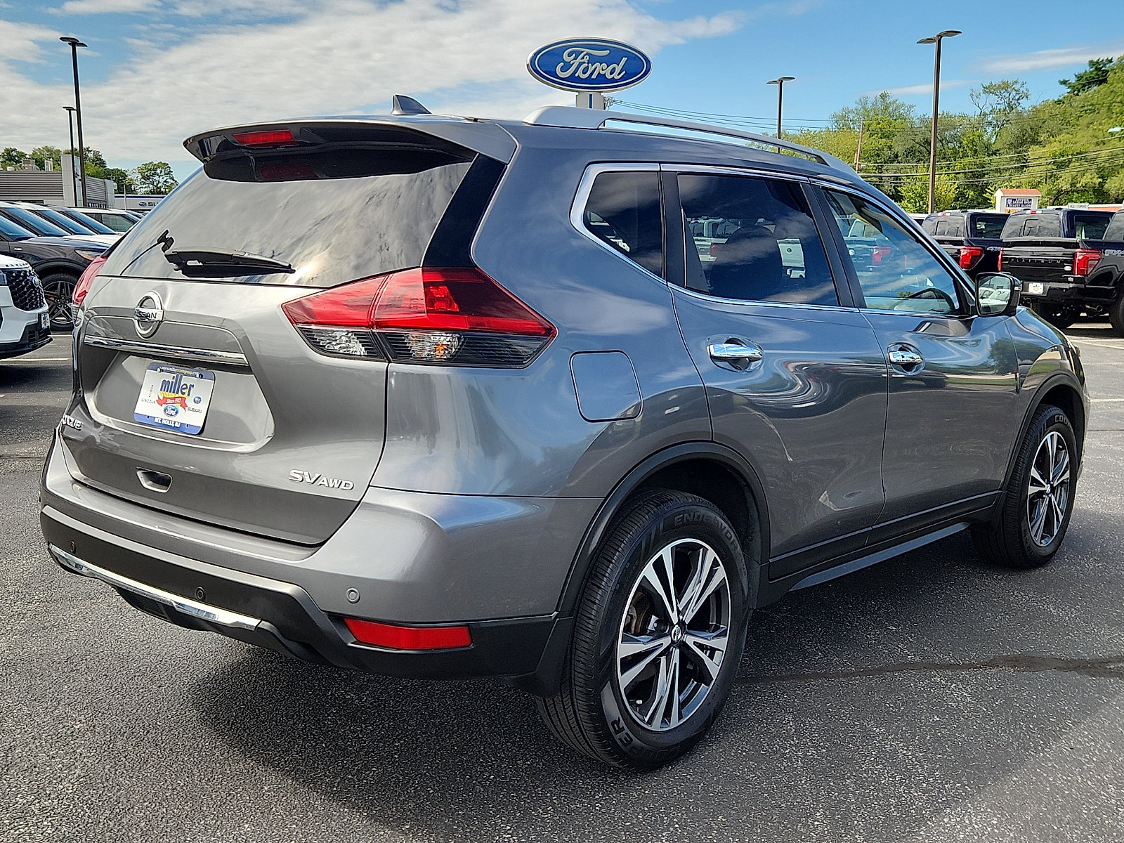 Used 2020 Nissan Rogue SV w/ Premium Package AWD/4WD image 6