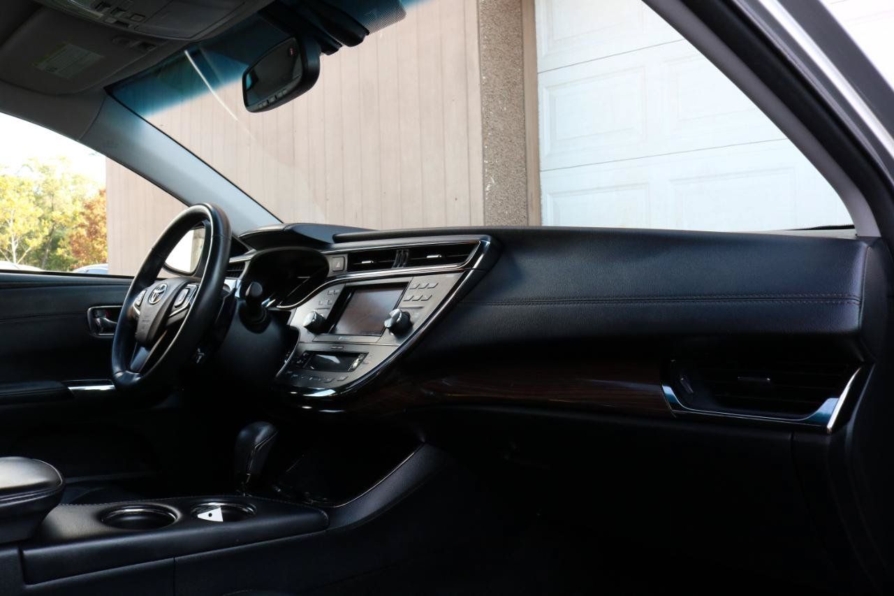 Used 2013 Toyota Avalon Limited FWD image 39