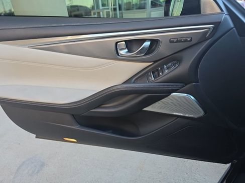 Used 2022 INFINITI Q60 3.0t Luxe w/ Essential Package image 12