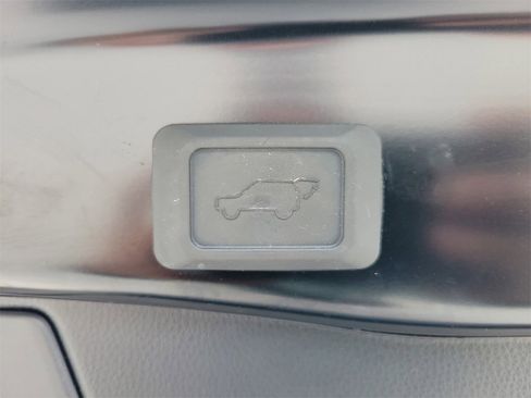 Used 2025 Toyota RAV4 XLE image 9