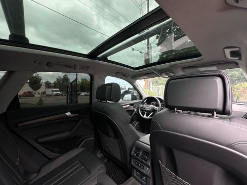 Used 2023 Audi Q5 2.0T Premium Plus w/ Premium Plus Package AWD/4WD image 7