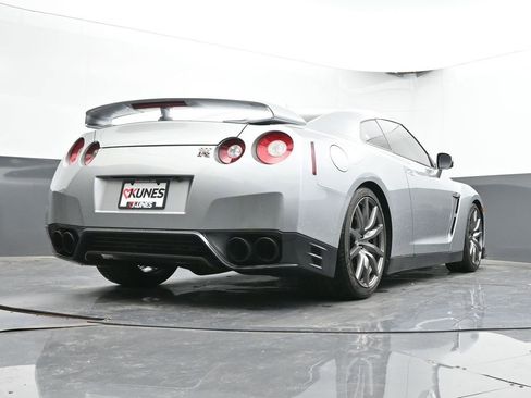Used 2012 Nissan GT-R Premium AWD/4WD image 43