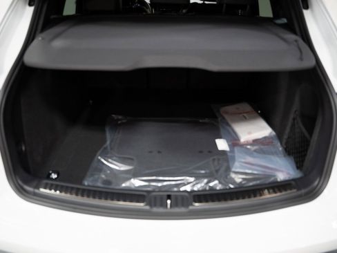 Used 2024 Porsche Macan image 13