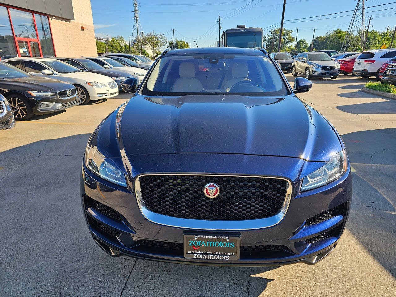 Used 2017 Jaguar F-PACE Premium AWD/4WD image 2