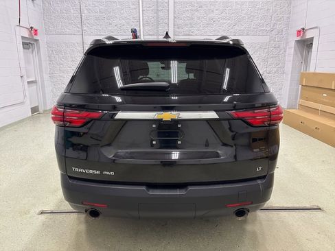 Used 2023 Chevrolet Traverse LT w/ Rear Camera Mirror Package image 5