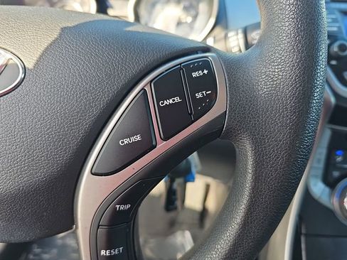 Used 2013 Hyundai Elantra GLS w/ Preferred Pkg image 17
