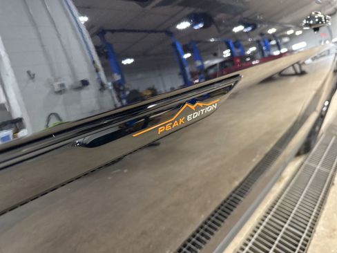 Certified 2025 Volkswagen Atlas Peak Edition SE image 7