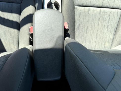 Used 2009 Ford Focus SE image 40