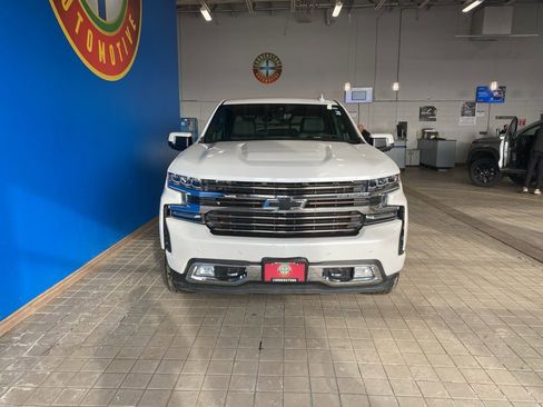 Used 2022 Chevrolet Silverado 1500 High Country w/ Technology Package image 16