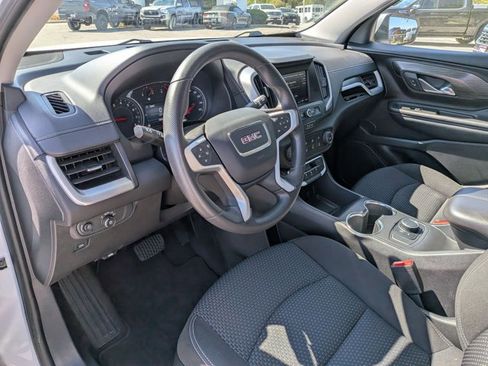Used 2024 GMC Terrain SLE image 10