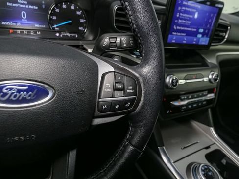 Used 2020 Ford Explorer XLT w/ Equipment Group 202A AWD/4WD image 32