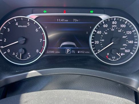 Used 2025 Nissan Sentra SV image 18