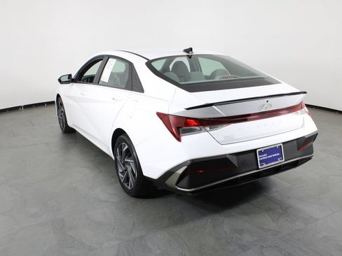 Certified 2025 Hyundai Elantra Sport FWD image 16