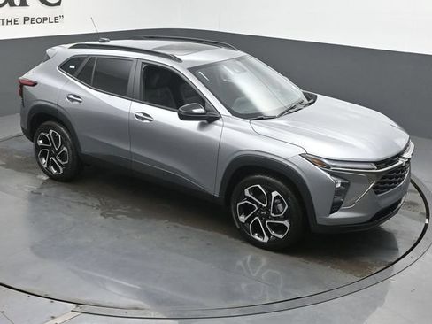 New 2026 Chevrolet Trax RS w/ Sunroof Package FWD image 26