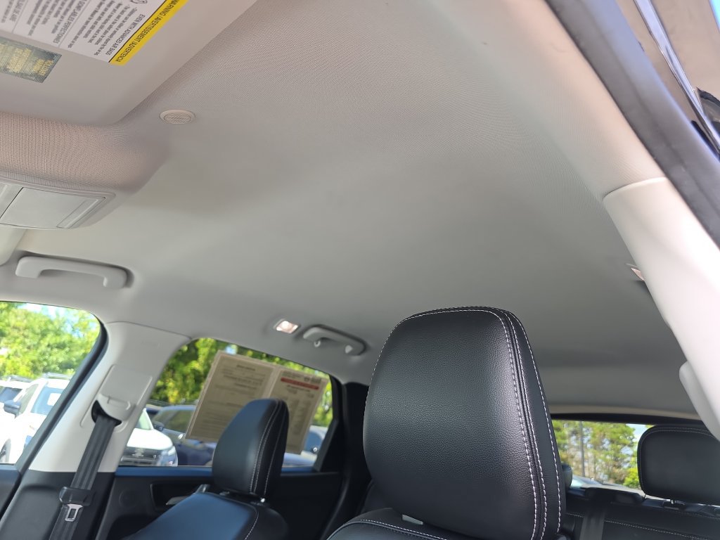 Used 2021 Ford Escape SEL w/ Technology Package AWD/4WD image 19
