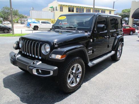 Used 2018 Jeep Wrangler Unlimited Sahara AWD/4WD image 42
