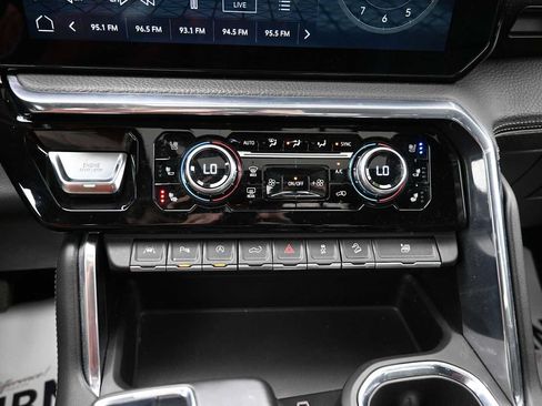 Used 2023 GMC Sierra 1500 Denali w/ Denali Reserve Package AWD/4WD image 9