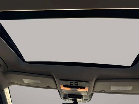 Used 2023 Nissan Rogue SL w/ SL Premium Package image 10