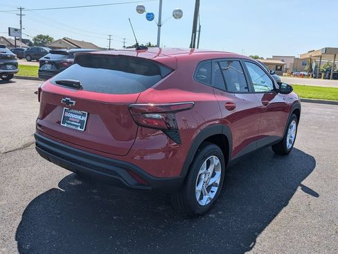 New 2026 Chevrolet Trax LS w/ LS Convenience Package FWD image 7
