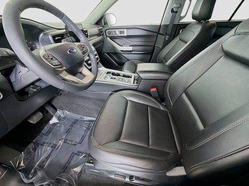 Used 2024 Ford Explorer XLT w/ Equipment Group 202A AWD/4WD image 23
