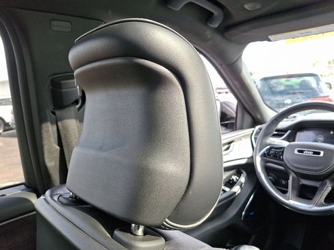 Used 2021 Jeep Grand Cherokee L Overland w/ Luxury Tech Group IV image 9